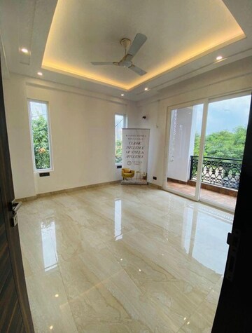 Room in 3 BHK Builder Floor at Ansal API Esencia, Sector 67 – for Sale