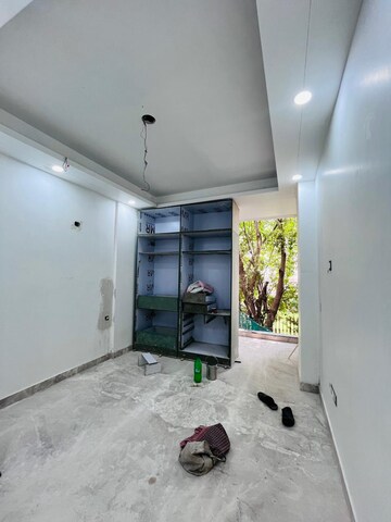 Room in 3 BHK Builder Floor at SS Mayfield Gardens, Sector 51 – for Sale