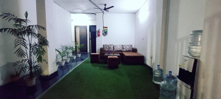 Room, sector 19 Pg For Girls In Sector 19 7767562