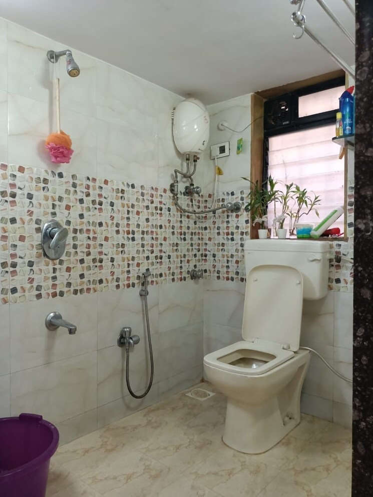 Bathroom, gala-pride-park 2 Bedroom 725 Sq.Ft. Apartment In Manpada Thane 7767591