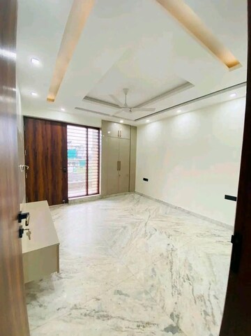 Bedroom in 5 BHK Builder Floor at Ansal API Esencia, Sector 67 – for Sale