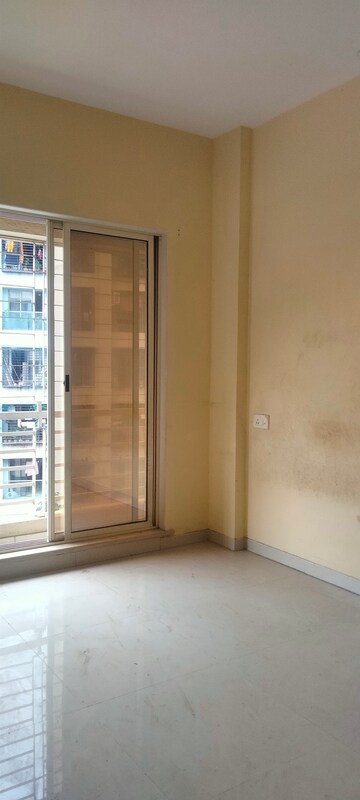 Room in 1 BHK Apartment at Aura Casa Vista, Virar West – for Sale