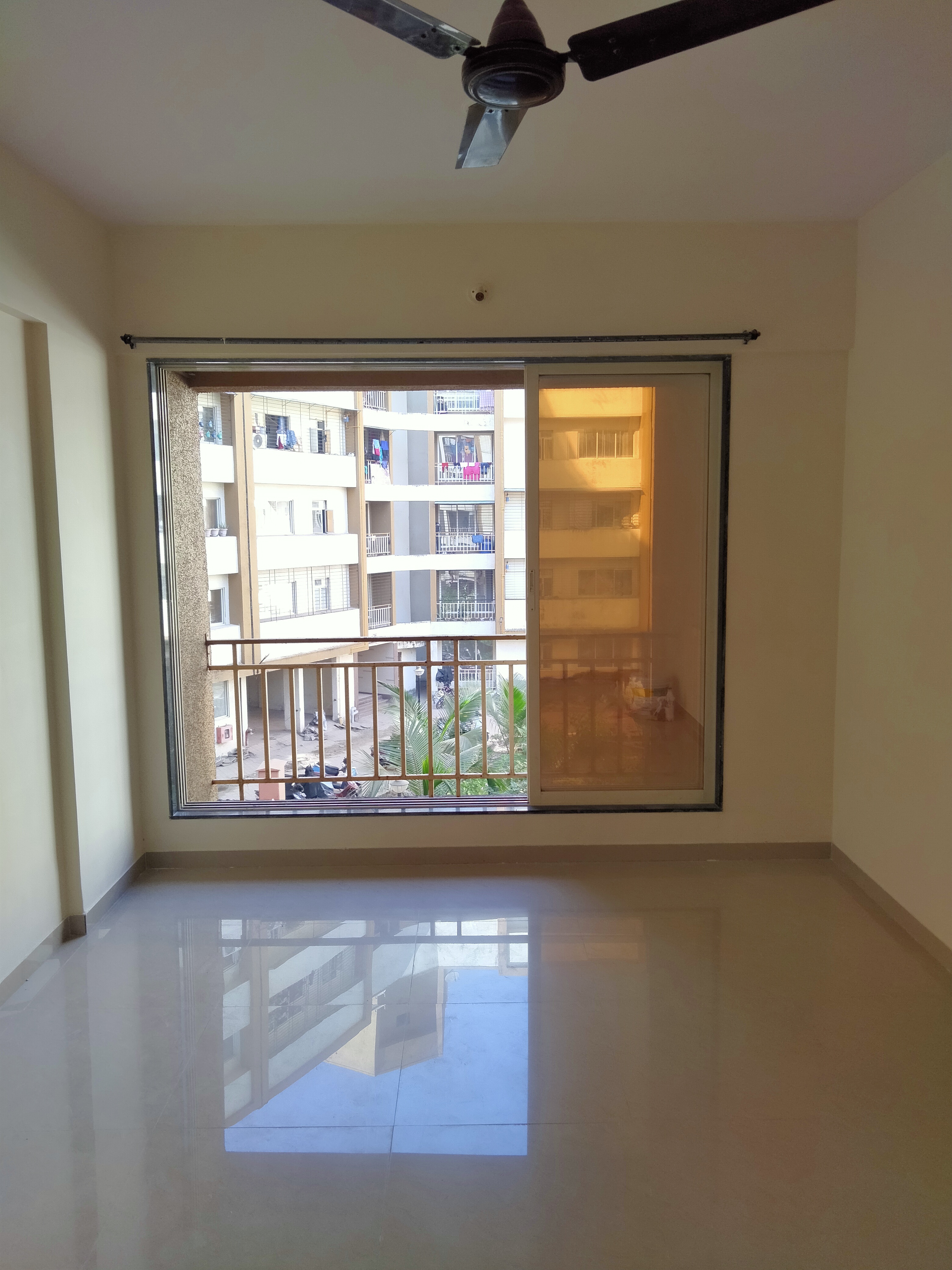 1 BHK 645 Sq.Ft. Apartment in Laxmi Avenue D Global City Ph-1