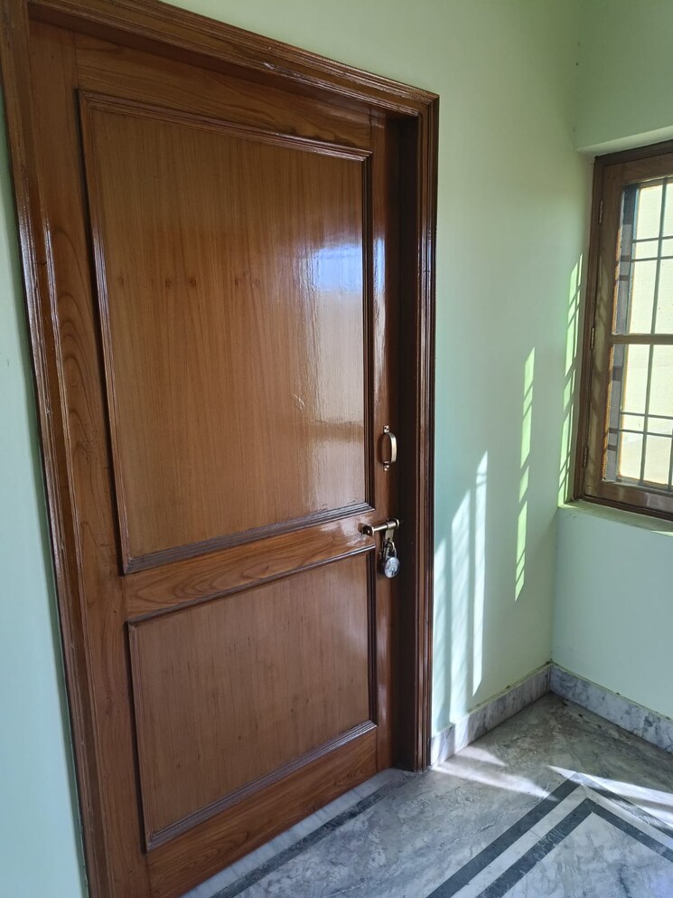 Room, kharar road 3.5 Bedroom 167 Sq.Yd. Independent House In Kharar Road Mohali 7767878