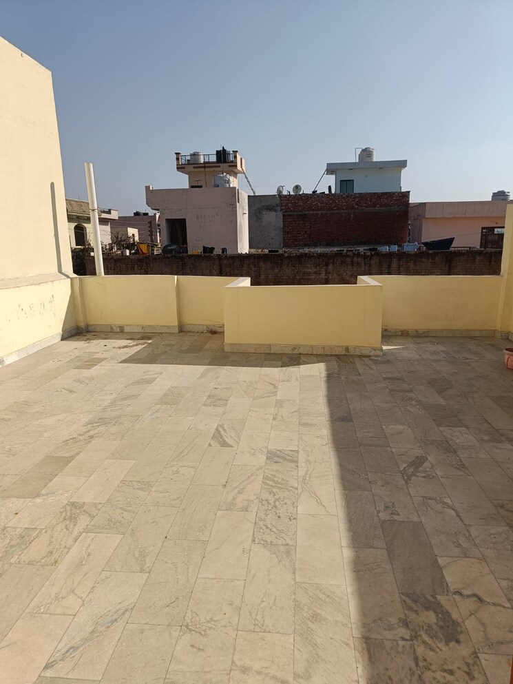 Terrace, kharar road 3.5 Bedroom 167 Sq.Yd. Independent House In Kharar Road Mohali 7767878