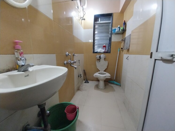 Bathroom, dadar east 2 Bedroom 780 Sq.Ft. Apartment In Dadar East Mumbai 7767889