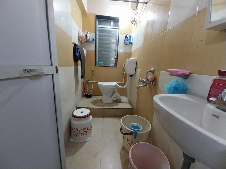 Bathroom, dadar east 2 Bedroom 780 Sq.Ft. Apartment In Dadar East Mumbai 7767889