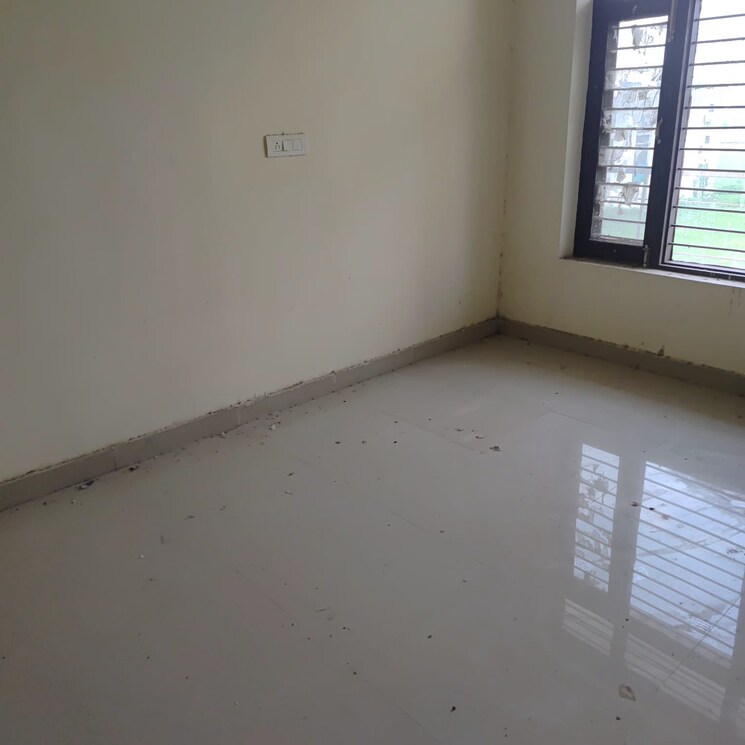 Room, sector 126 3 Bedroom 150 Sq.Yd. Apartment In Sector 126 Mohali 7767924