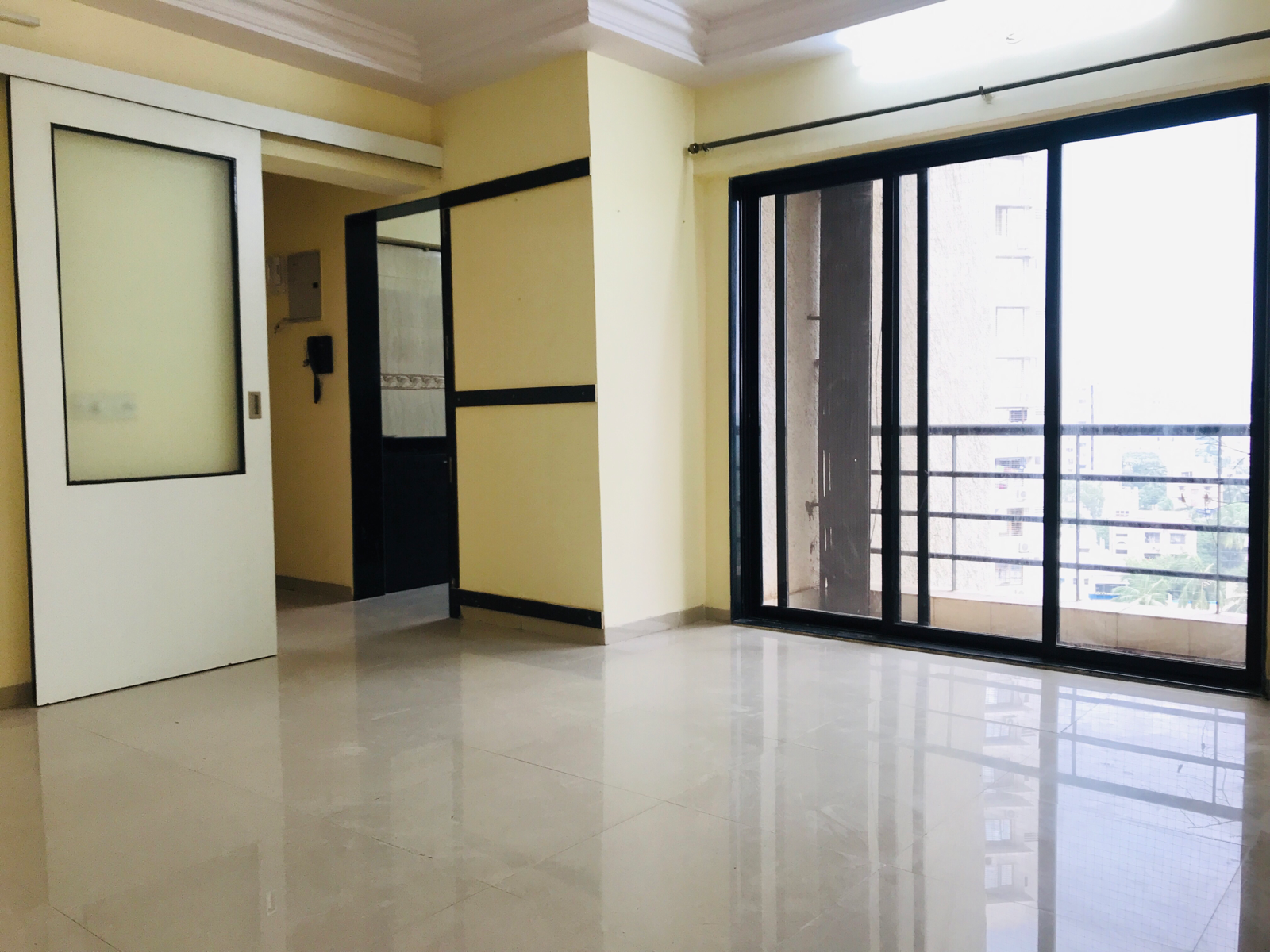 2 BHK + Extra Room Apartment For Sale in Romell Empress