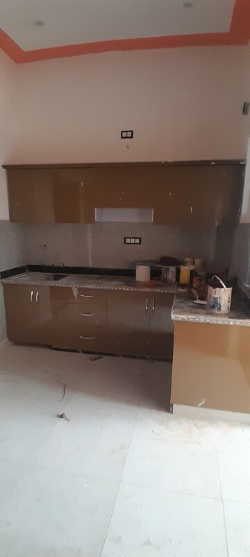 Furnished Amenities in 3.5 BHK Independent House at Sardhana Road – for Sale
