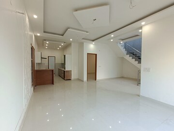 Room in 4 BHK Independent House at Sector 125 – for Sale
