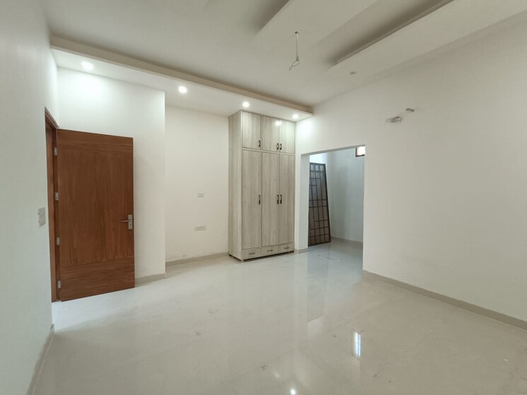 Room, sector 125 4 Bedroom 202 Sq.Yd. Independent House In Sector 125 Mohali 7768146