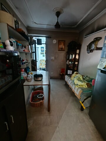 Parking in 1.5 BHK Apartment at Vasant Kunj – for Sale