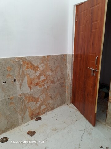 Room in 2 BHK Independent House at Jankipuram – for Sale