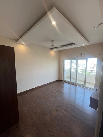 Room in 2 BHK Apartment at Gms Road – for Sale