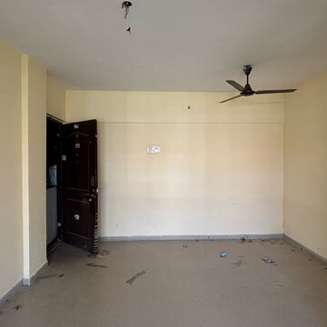 Room in 2 BHK Apartment at Sigrun Splendor, Vasai East – for Rent