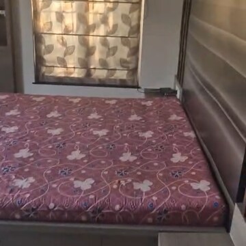Bedroom in 3 BHK Apartment at Aundh Road – for Rent