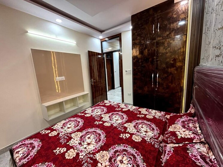 Bedroom, dwarka mor 3 Bedroom 85 Sq.Yd. Builder Floor In Dwarka Mor Delhi 7768584