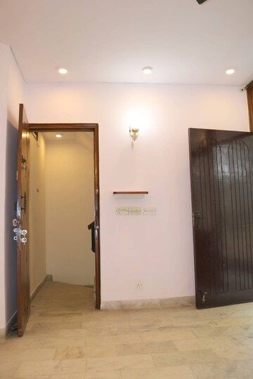 Building Lobby in 2 BHK Builder Floor at Mahavir Enclave – for Sale