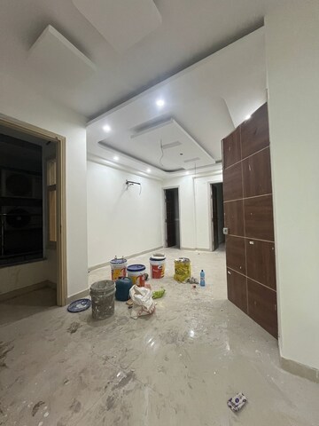 Parking in 3 BHK Builder Floor at Chattarpur – for Sale