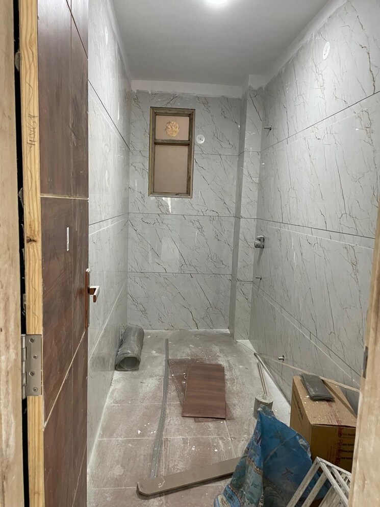 Bathroom, chattarpur 2 Bedroom 80 Sq.Yd. Builder Floor In Chattarpur Delhi 7768603