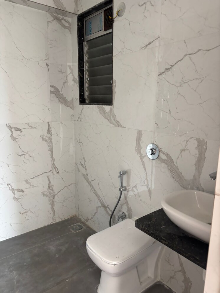 Bathroom, laxmi-shrushti-apartment 1 Bedroom 485 Sq.Ft. Apartment In Goregaon West Mumbai 7768650