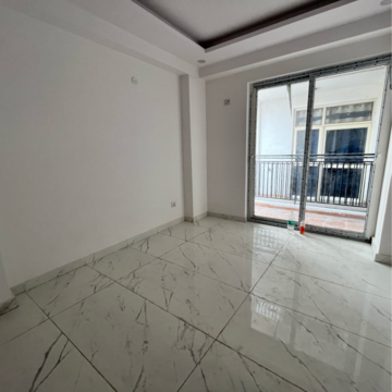 Room in 2 BHK Builder Floor at Sector 104 – for Sale