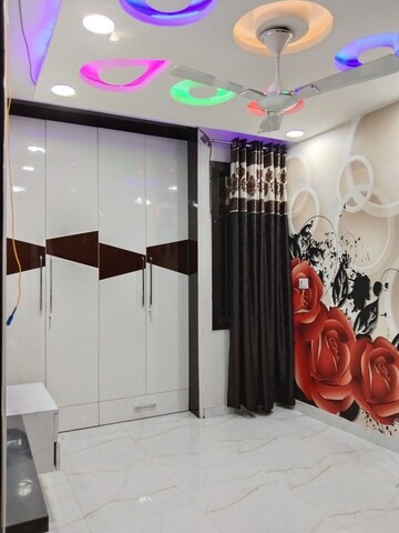 Master Bedroom in 3 BHK Builder Floor at Uttam Nagar – for Sale