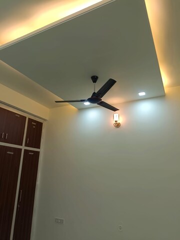 Furnished Amenities in 4 BHK Villa at Kalwar Road – for Sale