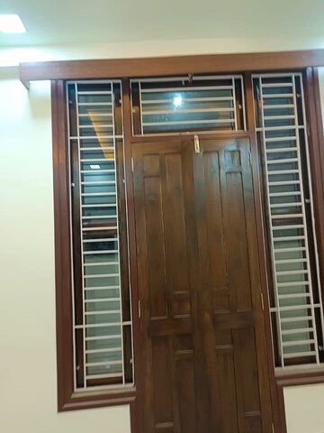 Furnished Amenities in 4 BHK Villa at Kalwar Road – for Sale