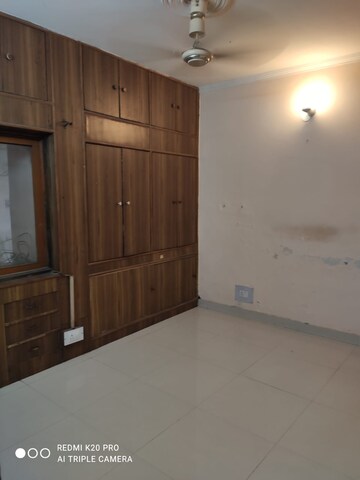 रेसिडेंशियल घर वर्ग फुट फॉर रेंट इन सेक्टर 52 नोएडा  7768954