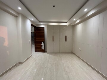 Room in 3 BHK Builder Floor at Saket – for Sale