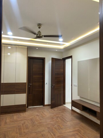 Room in 3 BHK Builder Floor at Kalyan Vihar – for Sale