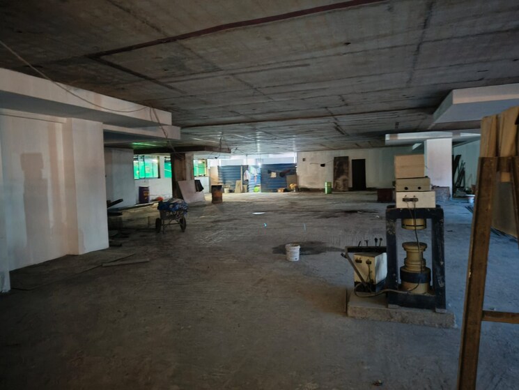  Parking, ar-avenue Commercial Showroom 9800 Sq.Ft. In Indiranagar Bangalore 7769467