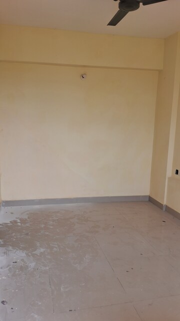 Room in 3 BHK Apartment at Sector 30 – for Sale