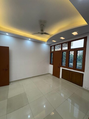 Room in 3 BHK Apartment at Sector 9, Dwarka – for Sale