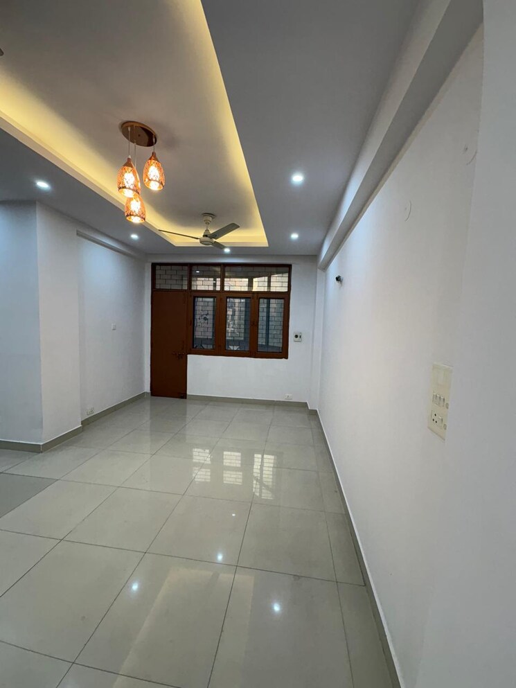Room, sector 9 dwarka 3 Bedroom 1500 Sq.Ft. Apartment In Sector 9 Dwarka Delhi 7769567