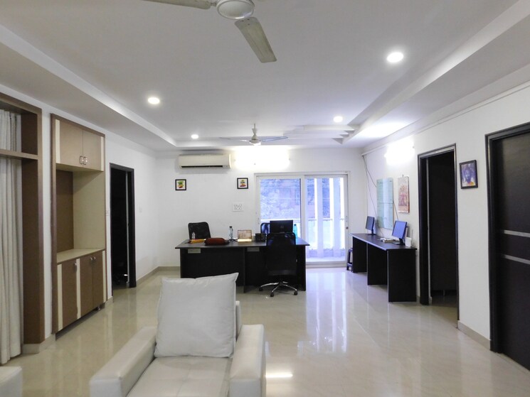 Commercial Office Space 1840 Sq.Ft. in Madhapur Hyderabad