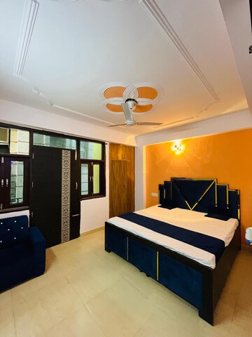 Bedroom in 2 BHK Builder Floor at Paryavaran Complex – for Sale