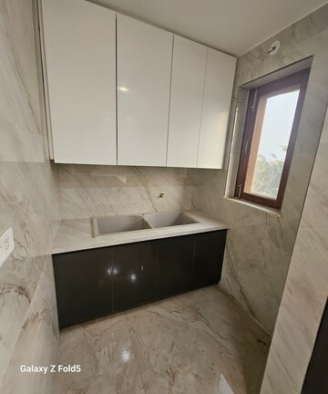Furnished Amenities in 4 BHK Builder Floor at Sector 28 – for Sale