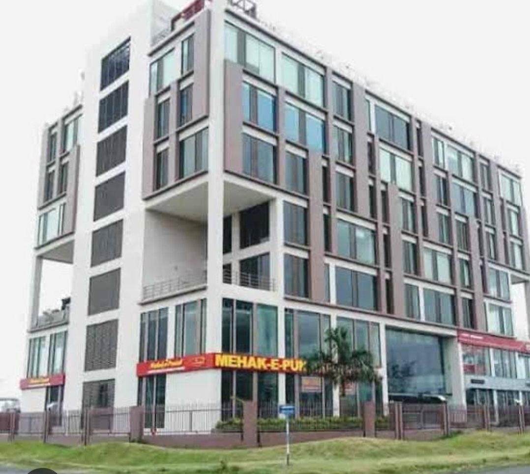 3 BHK + Study Room Apartment For Sale in Hig 3bhk