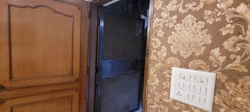 Furnished Amenities in 3 BHK Builder Floor at Nai Basti – for Sale