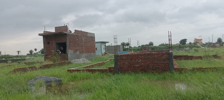 Garden, bhopani village  135 Sq.Yd. Plot In Bhopani Village Faridabad 7770179