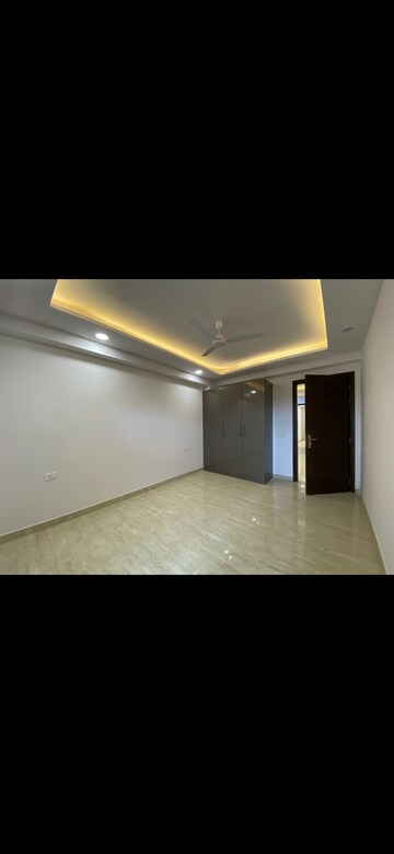 Room in 3 BHK Builder Floor at Sultanpur – for Sale