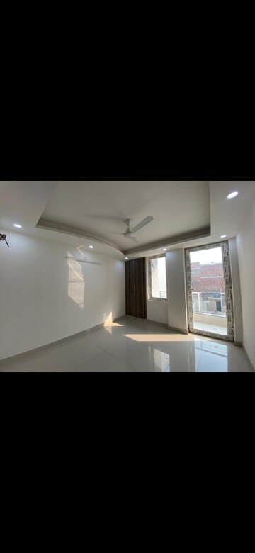 Room in 3 BHK Builder Floor at Chattarpur – for Sale