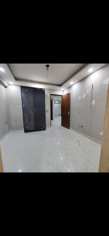 Room in 3 BHK Builder Floor at Chattarpur – for Sale