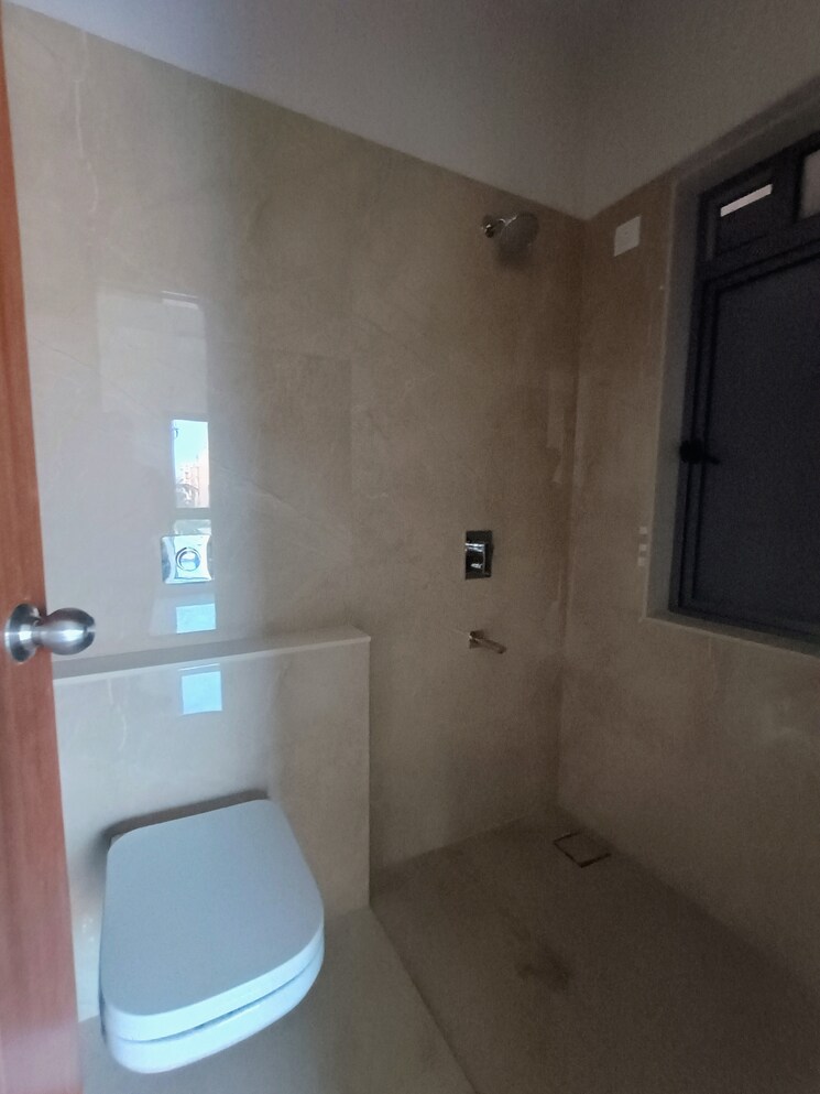 Bathroom, balan-anu-smera-skylight 2 Bedroom 950 Sq.Ft. Apartment In Chembur Mumbai 7770312