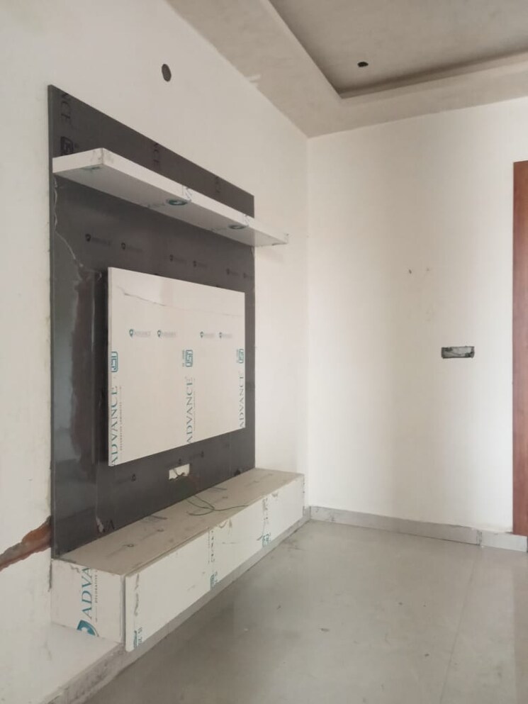 Room, sarfabad village 3 Bedroom 1400 Sq.Ft. Builder Floor In Sarfabad Village Noida 7770349