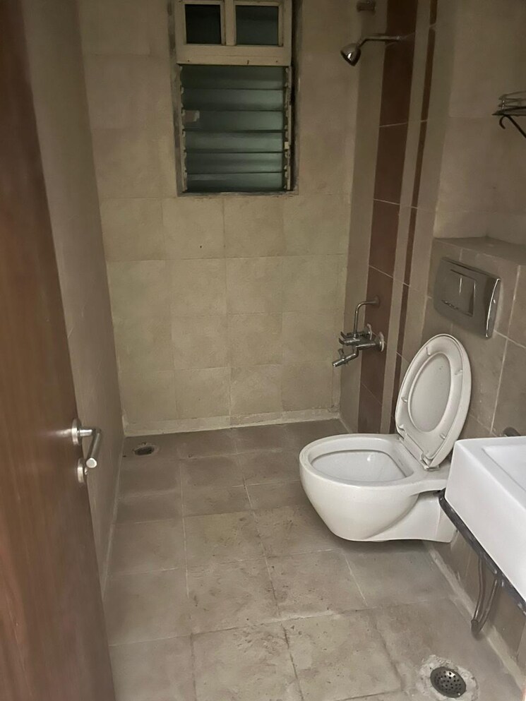 Bathroom, kukreja-heritage 2 Bedroom 1100 Sq.Ft. Apartment In Dhanori Pune 7770415