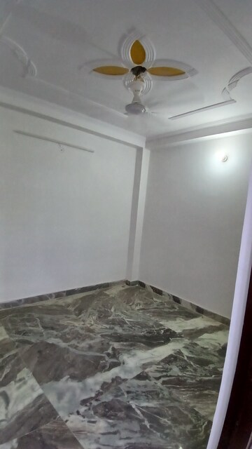 Room in 2 BHK Builder Floor at Zakir Nagar – for Sale